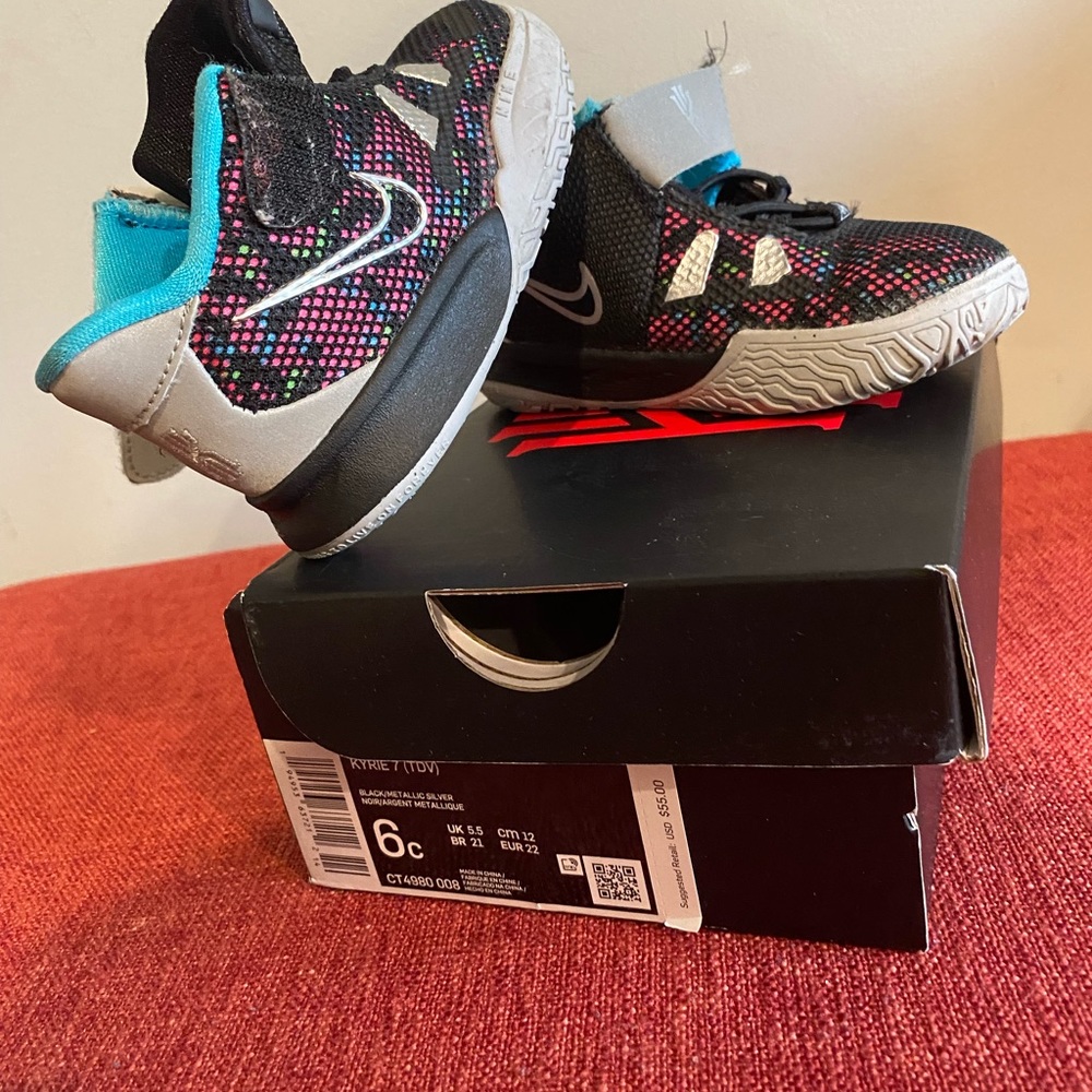 Nike Kyrie7 sneakers